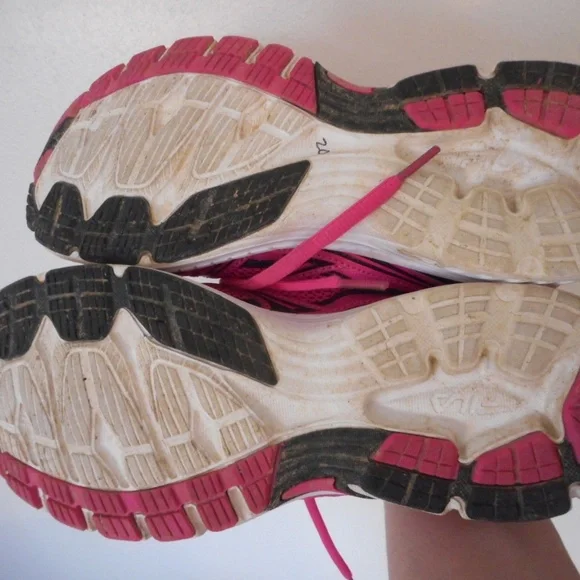 Fila Womens Pink / Black Athletic Shoes Sneakers - Picture 8 of 8